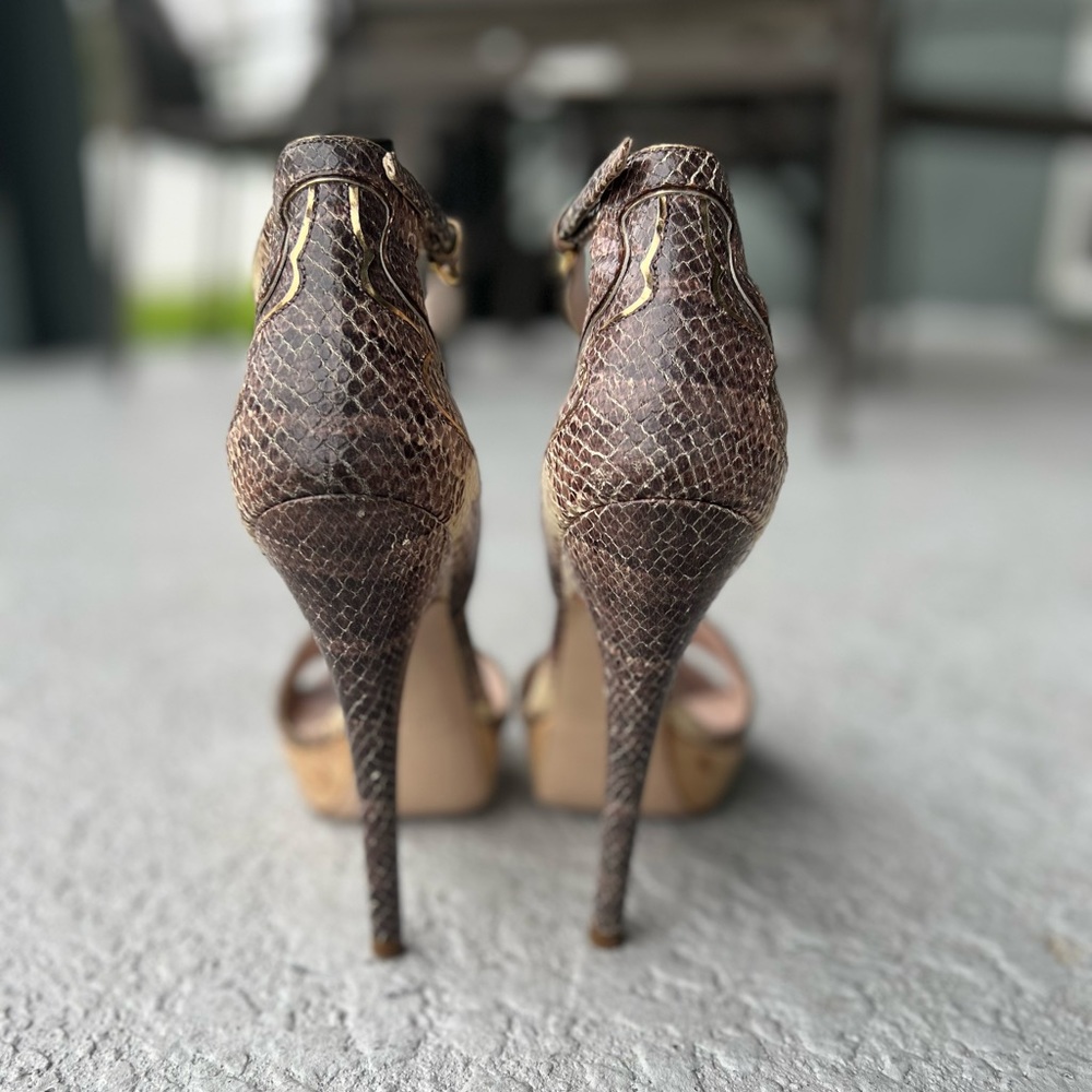 Stunning Miu Miu 5 Inch Heels With Gorgeous Gold … - image 3